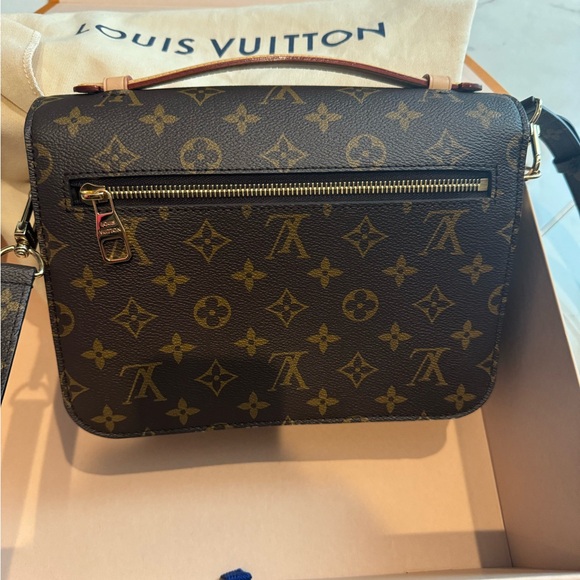 Louis Vuitton Pochette Métis - Picture 4 of 5